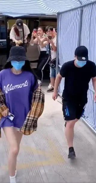 被李现痛骂神经病，仰拍杨幂裤底，商机汹涌的代拍无底线惹众怒
