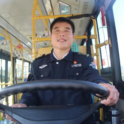 临沂市哪个酒店招服务员