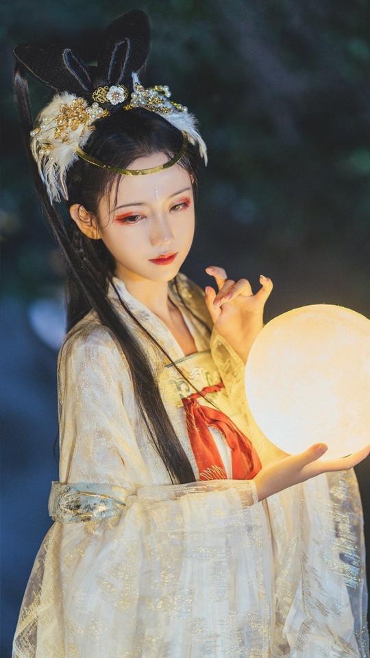 古风小姐姐，身穿汉服仙气飘飘，很有古典气质，美到你了吗？