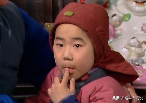 孩子在外面很腼腆在家调皮是怎么回事