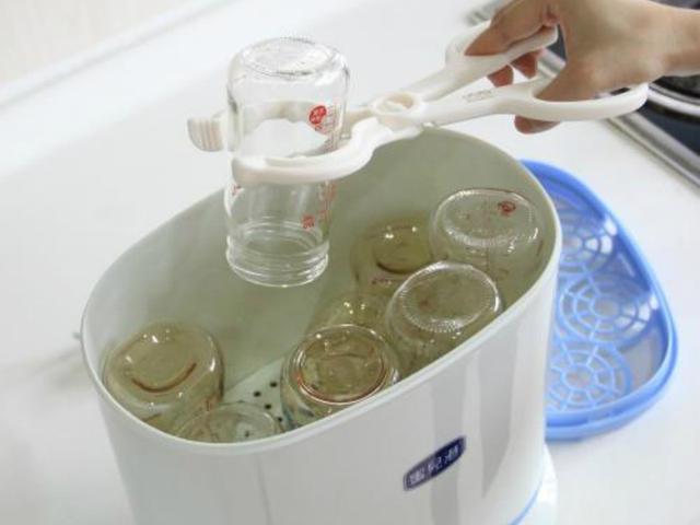 你以为给宝宝奶粉冲的越浓越好吗