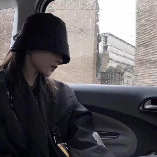 私藏很久的小众高冷头像