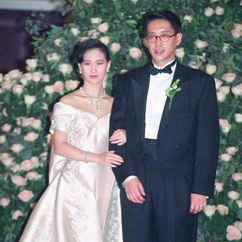 坤为地卦男方对女方想法(坤为地卦感情结果)