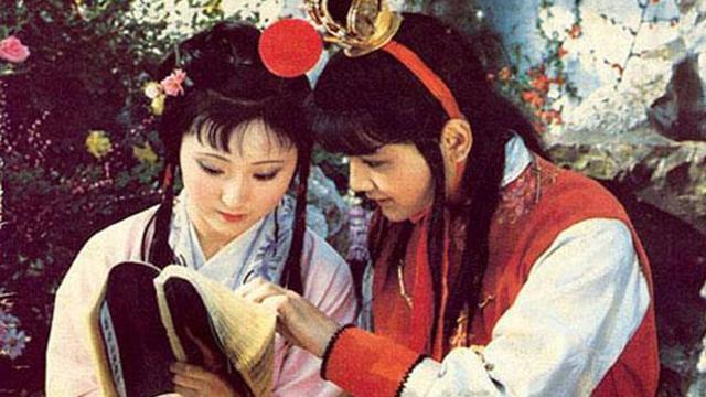 宝宝起名峰字辈怎么起（网上给孩子取名靠谱吗）