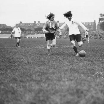 姑娘足球比赛的说说的长尾关键词有哪些