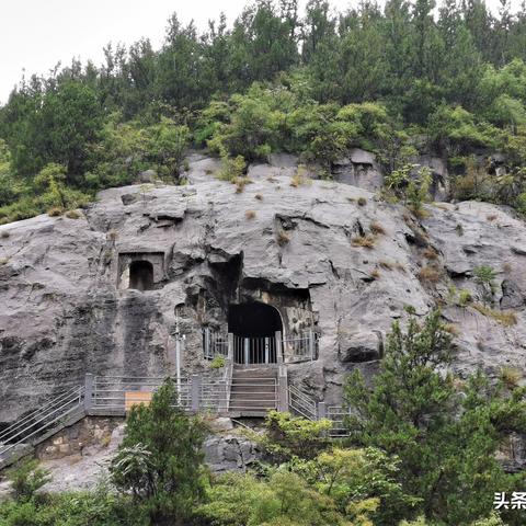 嗯河南洛阳有什么石窟