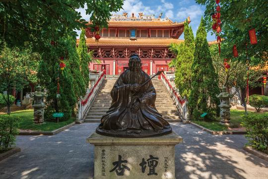 广东超冷门景区，占地面积大建筑极具儒家气质，由富商捐建