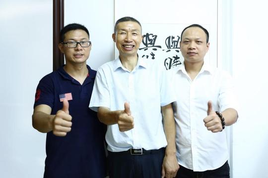 长娥信：争当行业潮流引领品牌