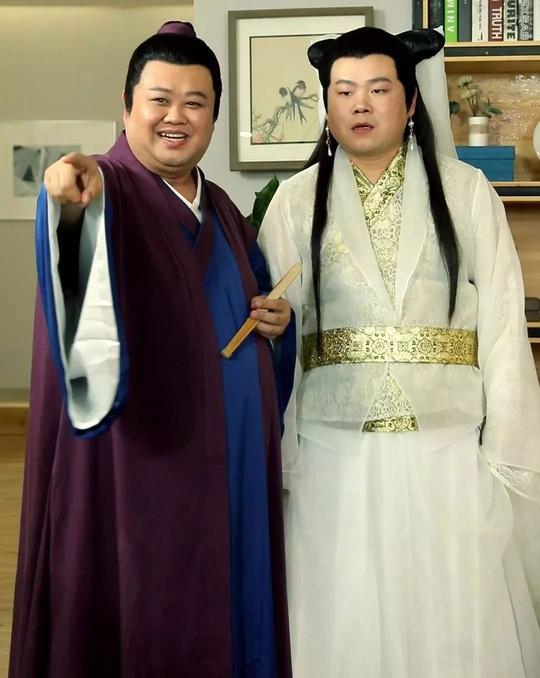 短视频剧大幕将启：6分钟3.45亿！束焕岳云鹏进军快手抖音战绩惊人(1671期）