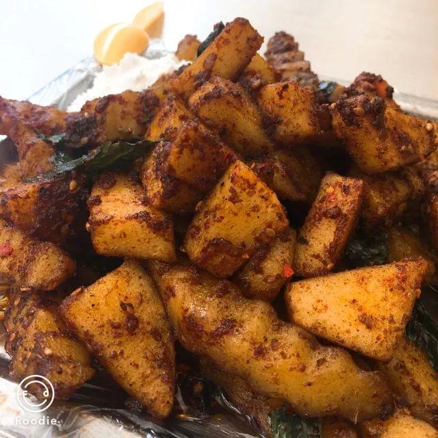 云南个旧有什么美食（同学请客吃饭指明只能我一个人去）
