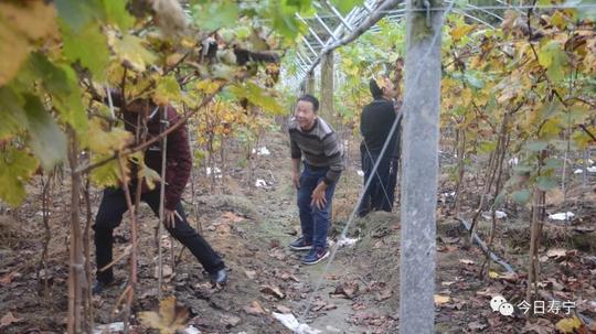 「决战脱贫摘帽」经验交流、带动自主创业！福安60多人到我县南阳学习扶贫项目：我县创业者与之签订了15份创业帮扶意向书！