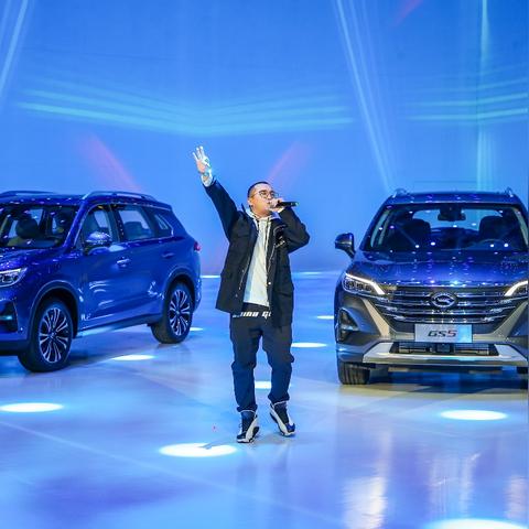 王牌英雄进阶攻略：如何成为团队中的核心力量