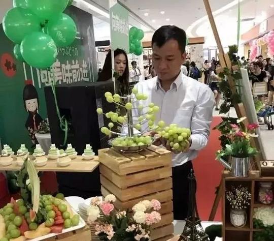 葡萄年卖一亿，“阳光玫瑰”第一操盘手如何选品？