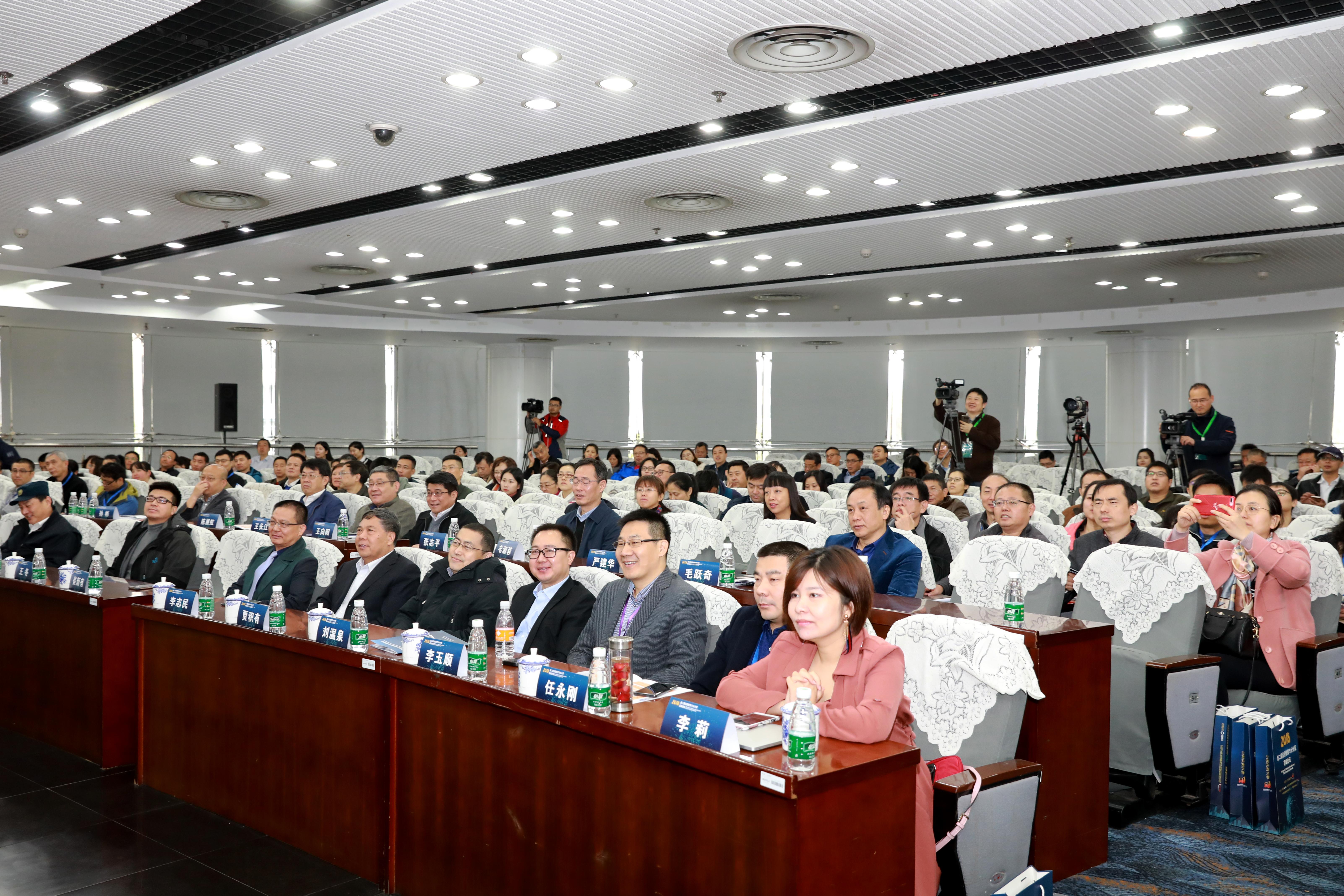 公司如何充分利用互联网大数据云计算？（大数据有实时计算功能吗？）