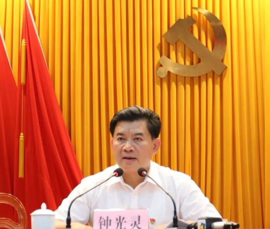 书记对话｜梅县区委书记钟光灵：凝聚创业正能量精绣梅县新蓝图