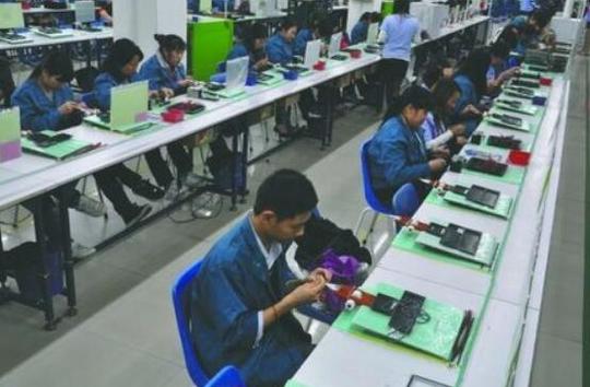 大学期间开始创业，他一个季度就将销售额做到260万