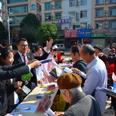 南宁某小区家暴案的相关长尾关键词有哪些