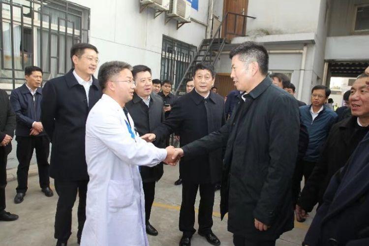 受贿数额特别巨大，国家药监局原副局长陈时飞被提起公诉