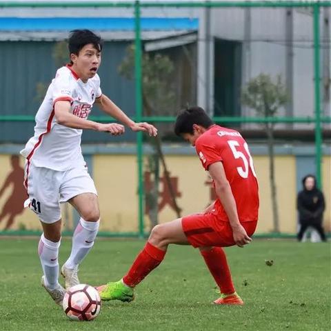 天津火车站和沈阳火车站谁大？