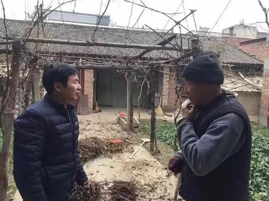 扶贫人物｜修路、找工作、解决纠纷，看这位驻村扶贫干部是如何帮助村民脱贫的