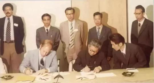 俞敏洪开视频课复盘25年新东方创业之路｜线上课堂