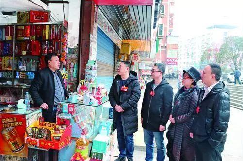 “斑秃楼”拉低城市颜值还不安全，政协委员去南城实地查看了！