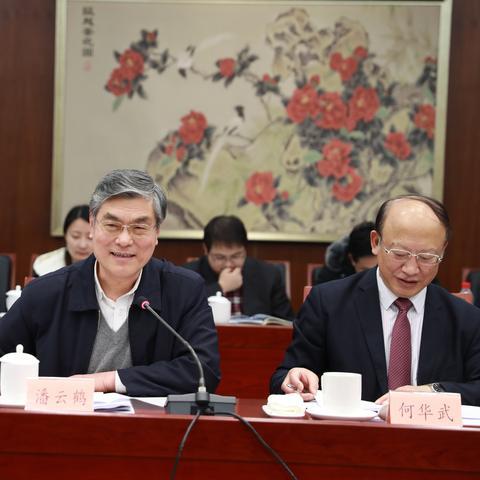 最近杭州落户政策放开了，那么如果把户口落在人才市场的话，有什么好处吗？