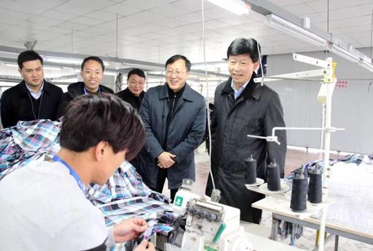 杨亚林：各级干部要扎下身子苦干实干，用求真务实作风推动各项工作取得实效