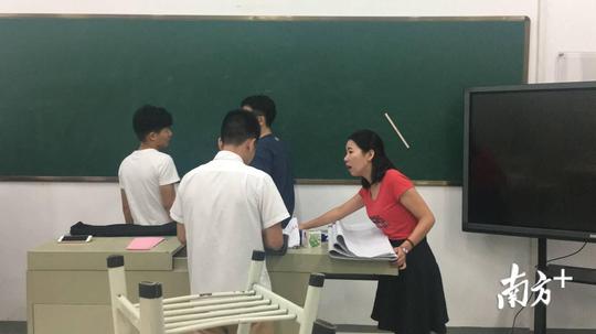 东莞制造·巾帼工匠③|“技师之师”丘凤：愿做春雨润物细无声