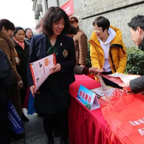 肥东县与合肥市哪个大