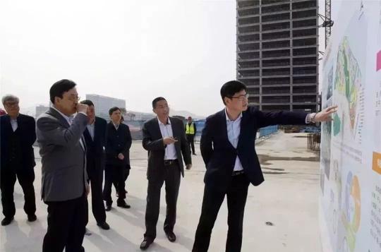 省委常委、常务副省长冯飞率队来龙湾区开展“三服务”活动