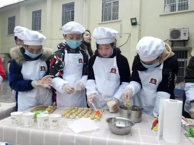 学校美食节卖什么好（你能为了吃做到什么地步）