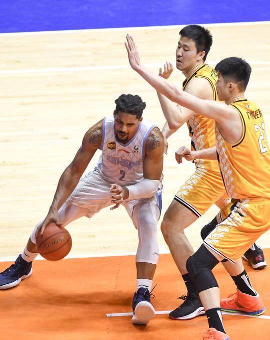篮球——cba季后赛：新疆广汇汽车胜浙江广厦控股