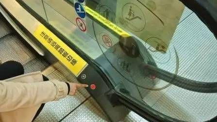 带孩子坐电梯要注意哪些事情