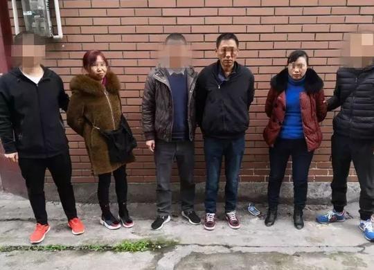 警惕，发生在邛崃街边的骗局