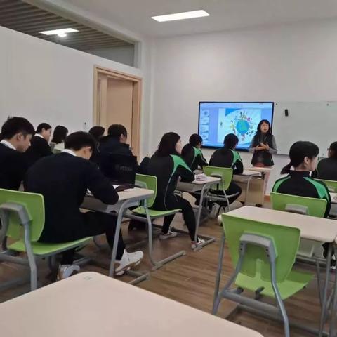 关于在上海考大专学费要多少相关关键词有哪些
