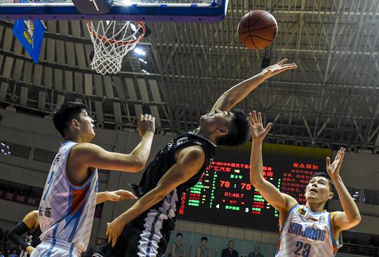cba季后赛：新疆广汇汽车不敌辽宁本钢