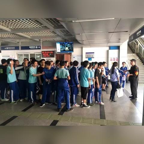 武汉市崇仁路中学和64中学哪个好？