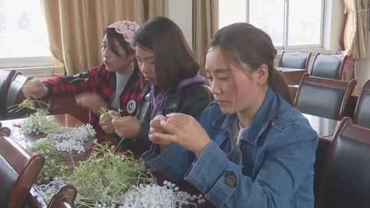 走一线——华亭：仿真花为群众铺就“致富路”