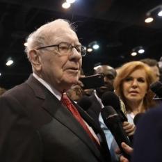 哈市个体24年退休低档能领多少钱？