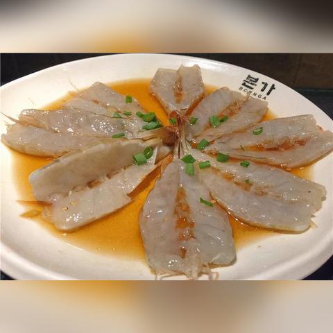 烤虾里面的虾线怎么去