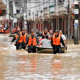福建连续强降雨的原因？