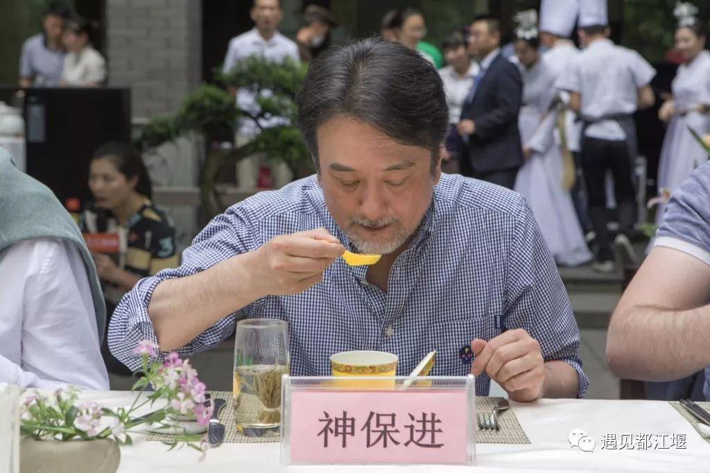 烹饪美食配什么歌曲（宅在家里干什么有益的事情好呢）