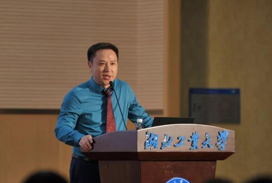 李克勤主讲《追梦》系列思政通识课：不负时代，用心成长