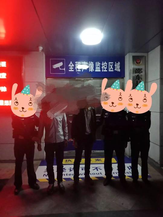 【有乱治乱】连续行动抓获吸贩毒人员8名捣毁一个吸毒窝点