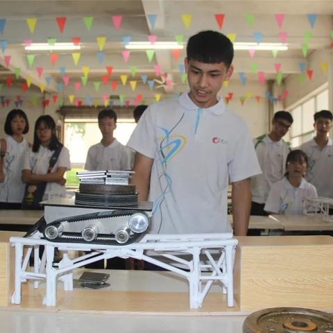 桂林市恭城中学在哪里上