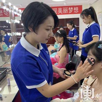 哈尔滨15职都有什么专业？