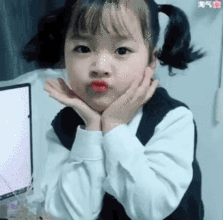 做鬼脸可爱吓人表情包