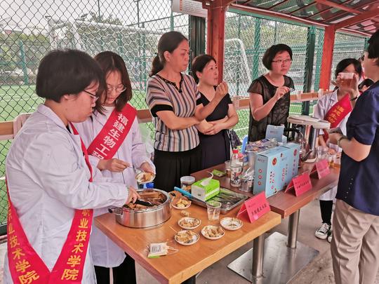 闽生工院开展“共建共享.幸福家园”送健康进社区科普活动