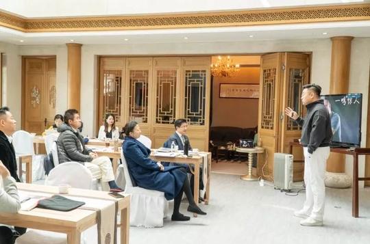 创业1年收获100位ceo学生，自掏200万办盛典|马丁的演讲生意经